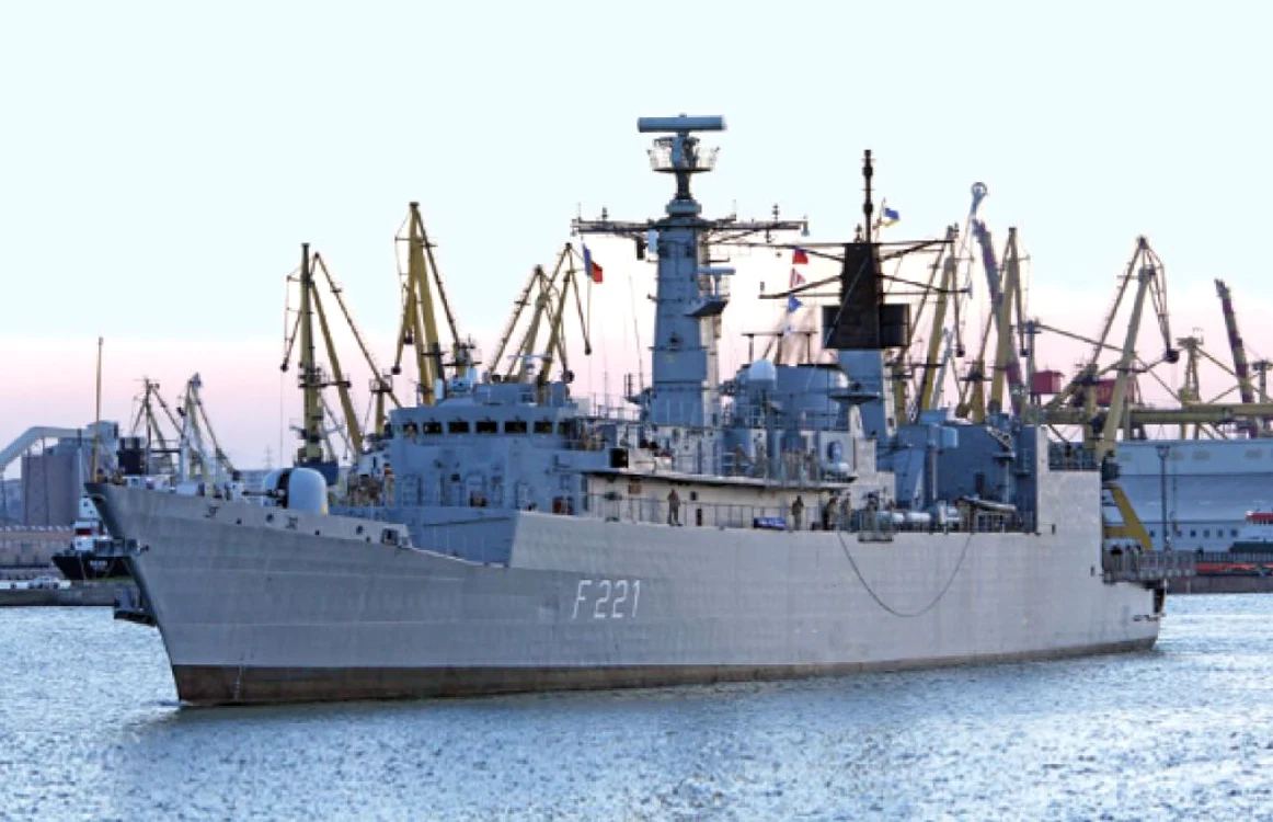 Fregatele Regele Ferdinand şi Regina Maria au fost cumpărate în 2003 din Marea Britanie şi au mai trecut o dată printr-un proces de reechipare