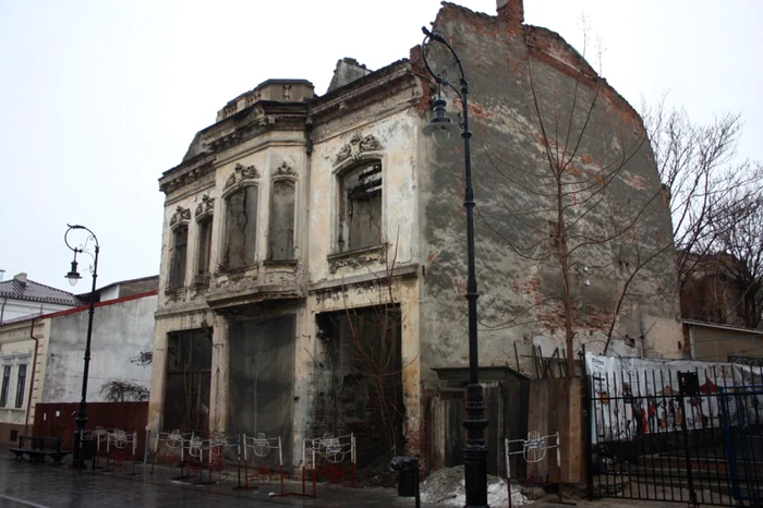 Proprietarii care îşi lasă casele şi terenurile în paragina vor plăti impozite chiar şi de 5 ori mai mari