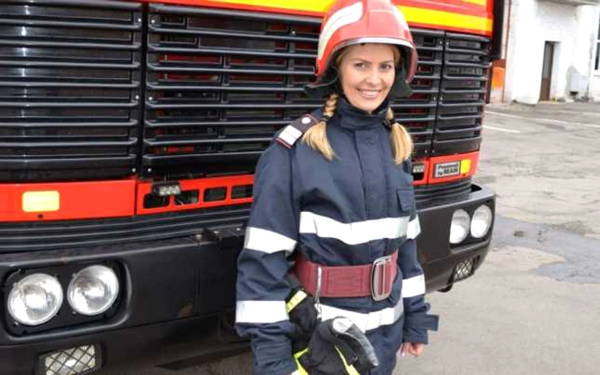 Paramedicul Laura Papuc i-a salvat viaţa bătrânului. FOTO ISU Braşov