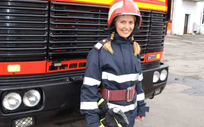 Paramedicul Laura Papuc i-a salvat viaţa bătrânului. FOTO ISU Braşov