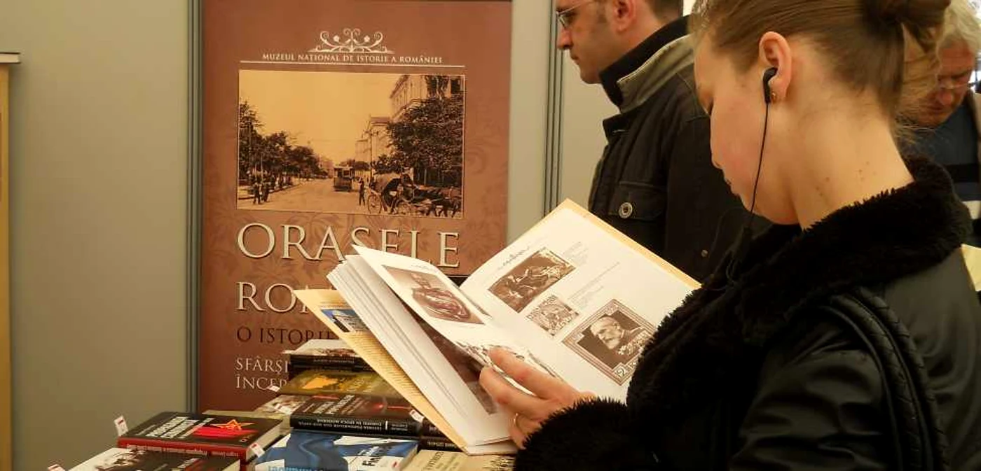 Pe Aleea de la P-uri Vor fi montate 35 de standuri. Foto: Adevărul