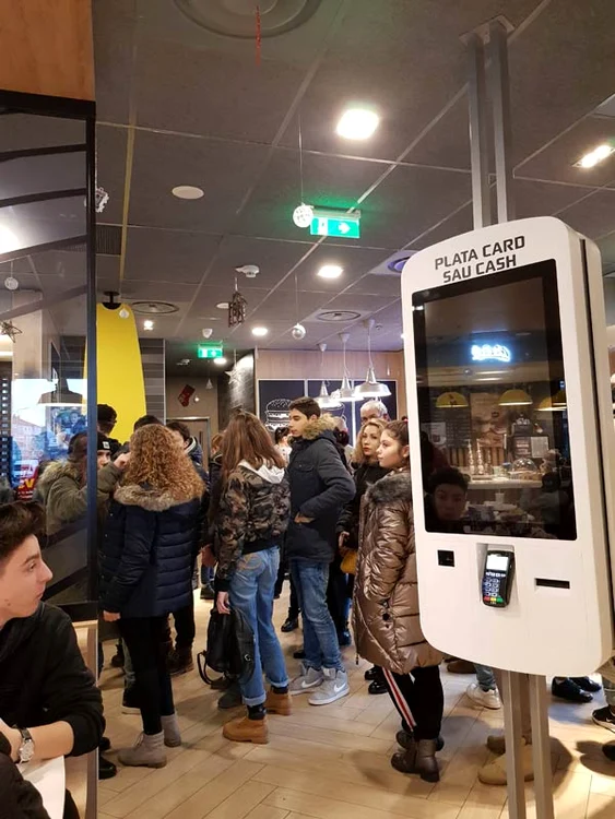 coada mcdonalds focsani jpg jpeg
