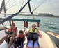 De această dată, artistul a convins-o și pe mama lui, care are 67 de ani, să facă parasailing