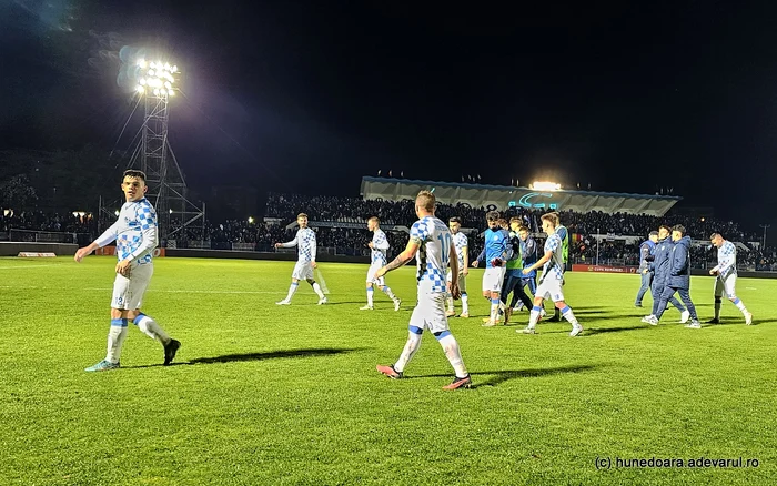 Corvinul Hunedoara va participa în Europa League, dacă va fi licențiată de UEFA. Foto: Daniel Guță