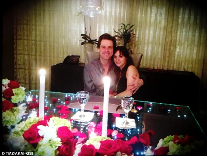 Jim Carrey și Cathrione White, bucurându-se de o cină romantică de Ziua Îndrăgostiților