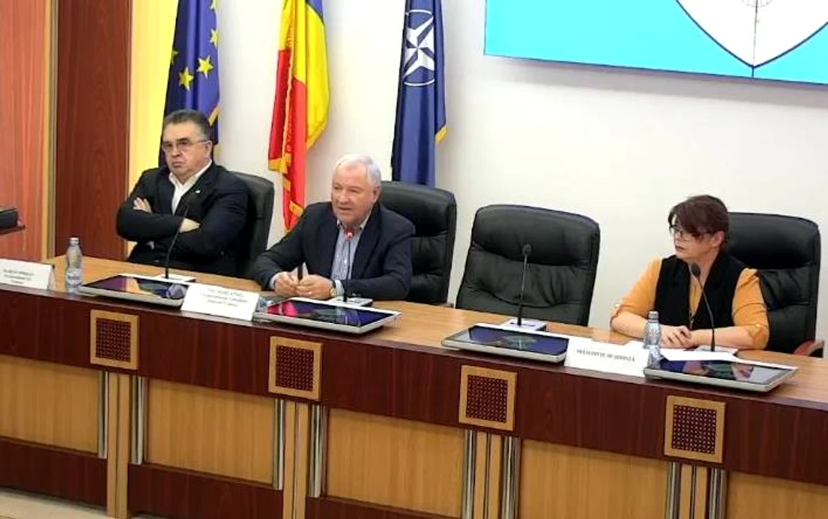 Ionel Celmare (în centru) a fost desemnat președinte intermar FOTO: captură video