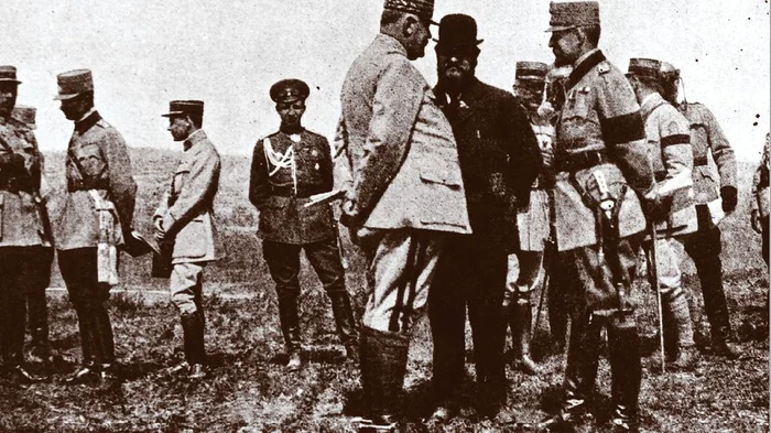 Regele Ferdinand, generalul Berthelot și Albert Thomas, într-o inspecție pe front, în iunie 1917