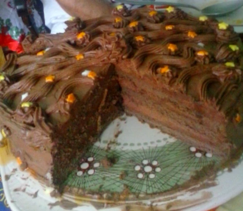 tort ciocolata bomboane jpeg