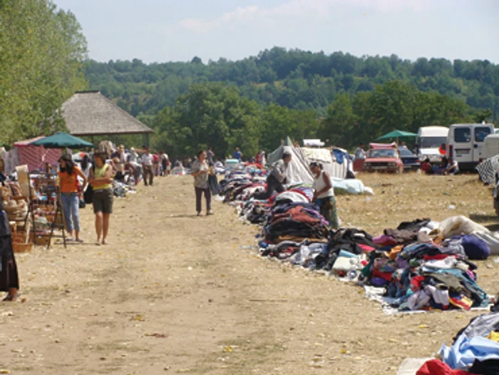 Oltenii s-au adunat de Nedeie la Polovragi