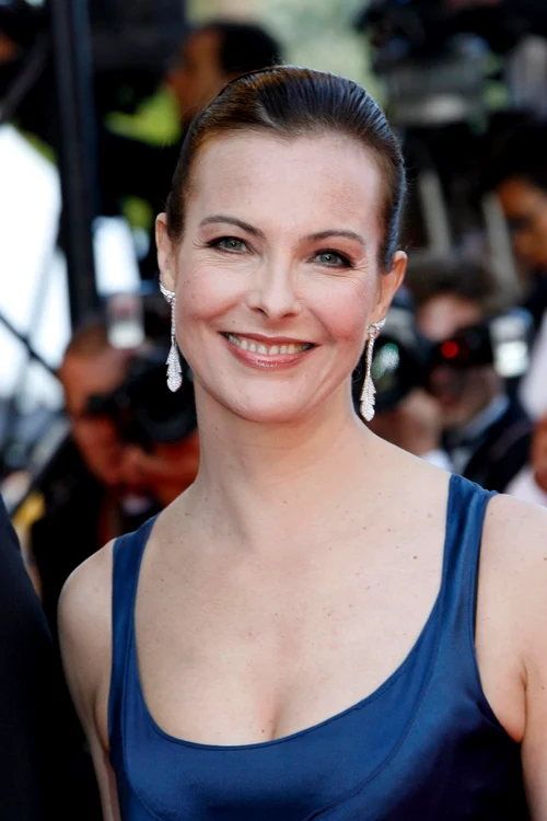 „Actorul e undeva la mijloc, între ceva ce poate controla şi ceva care îi scapǎ…" interviu cu actriţa Carole BOUQUET jpeg