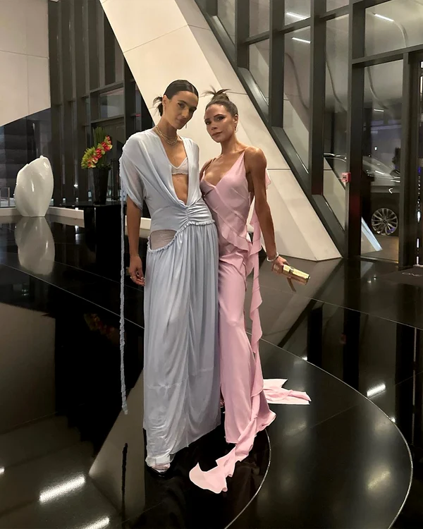 Victoria Beckham la nunta lui Marc (3) jpg