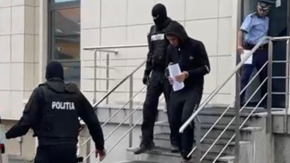 Noi detalii despre crima din Craiova. Ce spune avocatul elevului ucigaș. „Îmi pare rău pentru fată, dar pentru băiat mai puțin” VIDEO