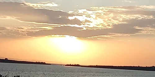 plaja insula grecia mare apus Foto Adevarul jpeg