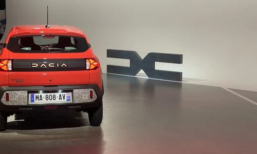 DACIA SPRING PARIS 44 jpg