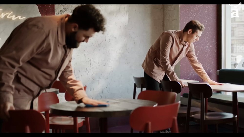 13.000 de noi locuri de muncă în retail, HoReCa și turism. Ce posturi se caută și care sunt salariile