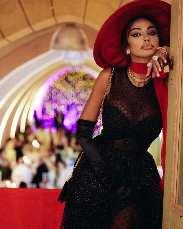 Mădălina Ghenea, ca o divă autentică (8) jpg