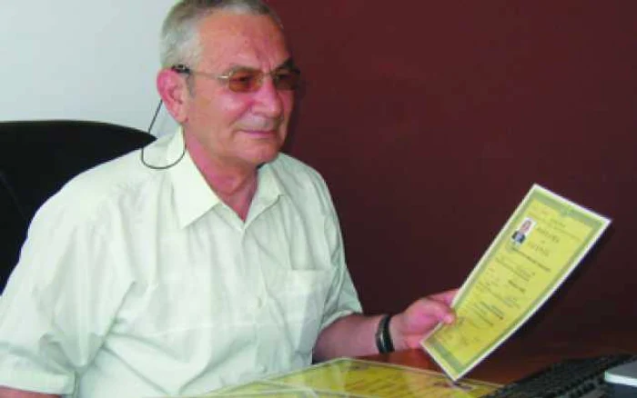 Bacău: Băcăuanul care a făcut 10 facultăţi în 7 ani