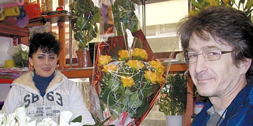 Hunedoreanul Sorin Florean a cumpărat flori pentru soţia lui, de Sfântul Valentin
