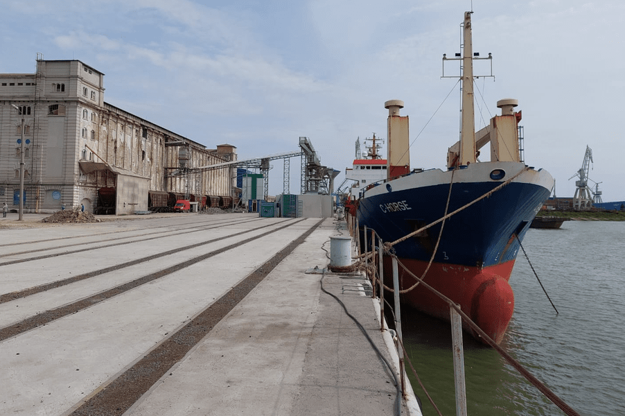 Prima navă încărcată cu cereale din Ucraina pleacă din Portul Galați. Care este destinația 