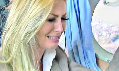 Blonda a îngânat  “Tatăl Nostru”, printre  sughiţuri de plâns jpeg