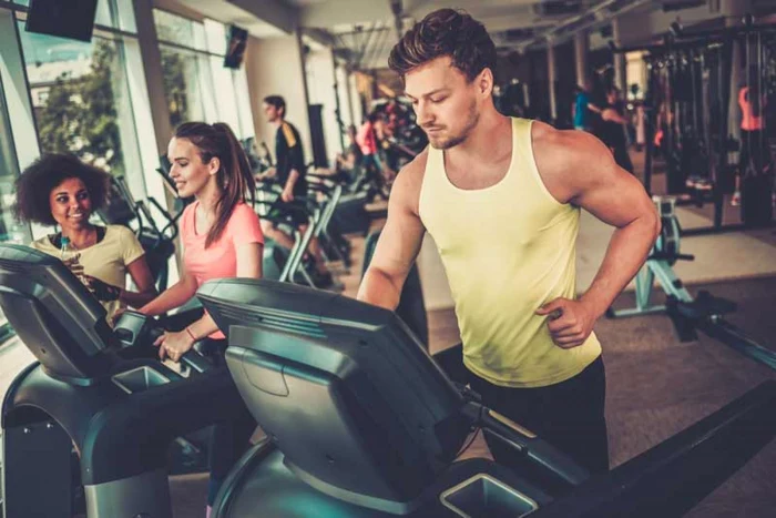 Bunele maniere se aplică şi în sala de sport FOTO elements.envato.com