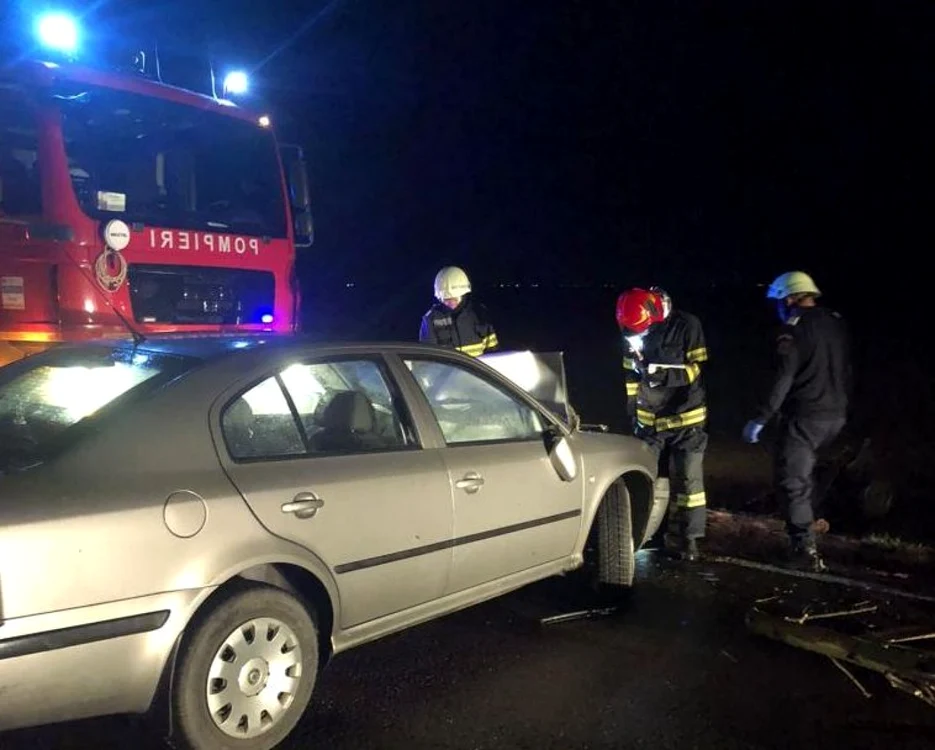 Echipajele ISU au intervenit de urgenţă la locul accidentului FOTO ISU Ialomiţa