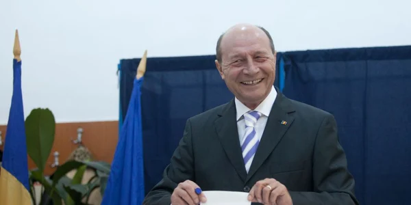 Traian Basescu la vot FOTO MEdiafax