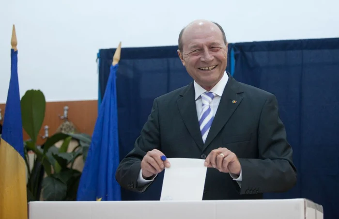 Traian Basescu la vot FOTO MEdiafax