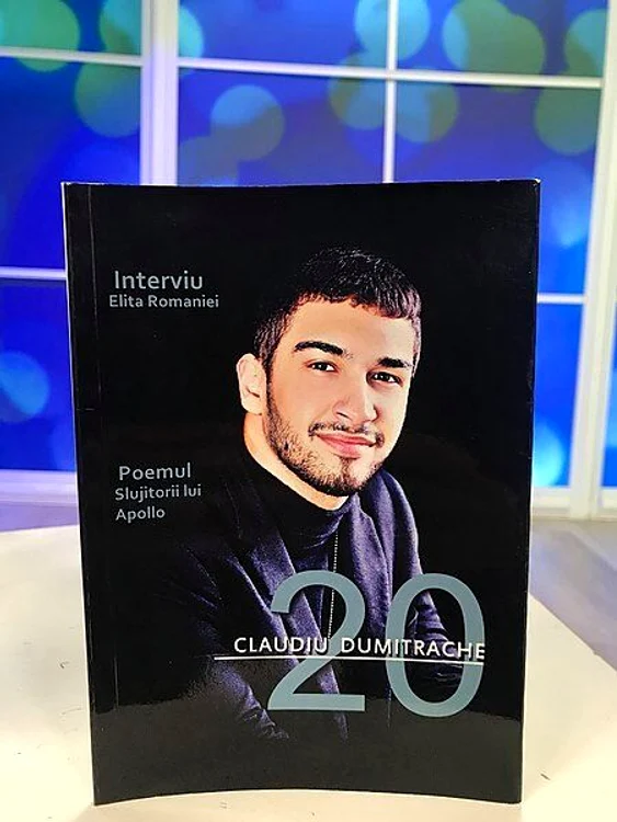 Mihai-Claudiu Dumitrache a publicat anul trecut, la vârsta de 20 de ani, propria biografie, intitulată “20”