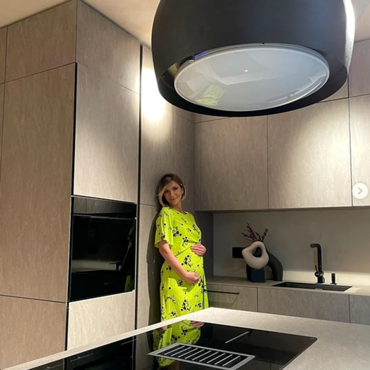
    Adela Popescu și-a prezentat bucătăriafoto: Instagram  