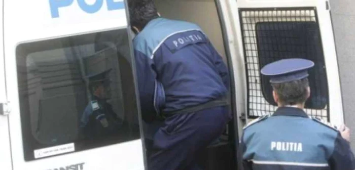 Şoferul care a încercat să mituiască un poliţista fost condamnat la închisoare