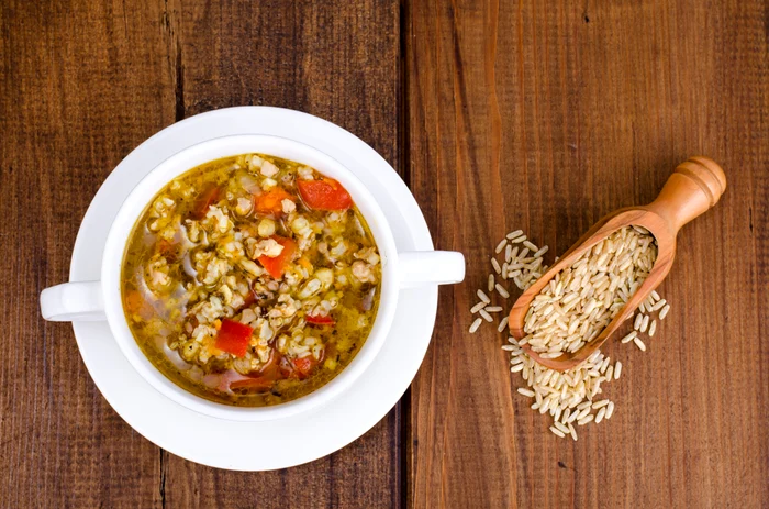 Supa de pui cu orez Foto shutterstock 1219011151 jpg