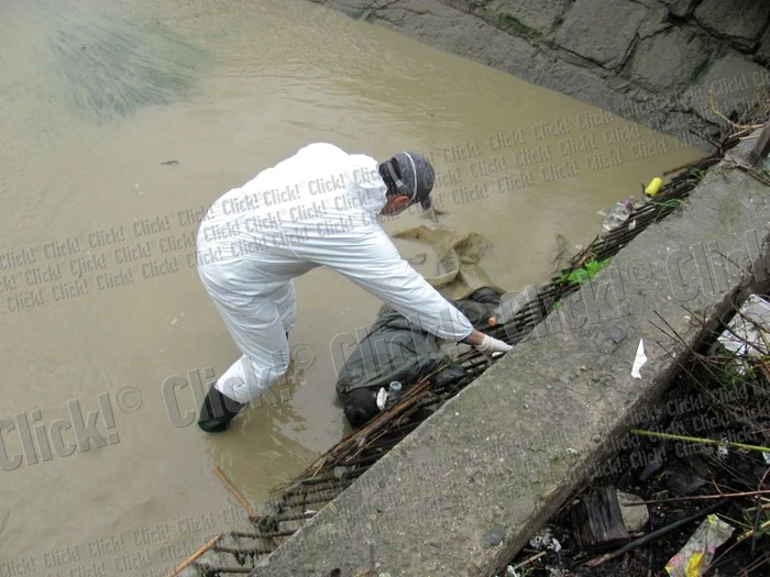 Cadavru găsit pe râul Ialomiţa FOTO: ADS Târgovişte
