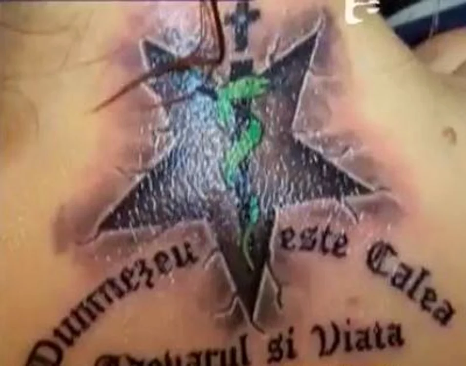 
    Modelul pe care l-au ales cei doi îndrăgostiţiFoto Antena 1  
