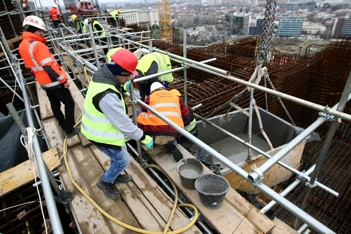 Construcțiile duc lipsă de mână de lucru Foto: Arhivă