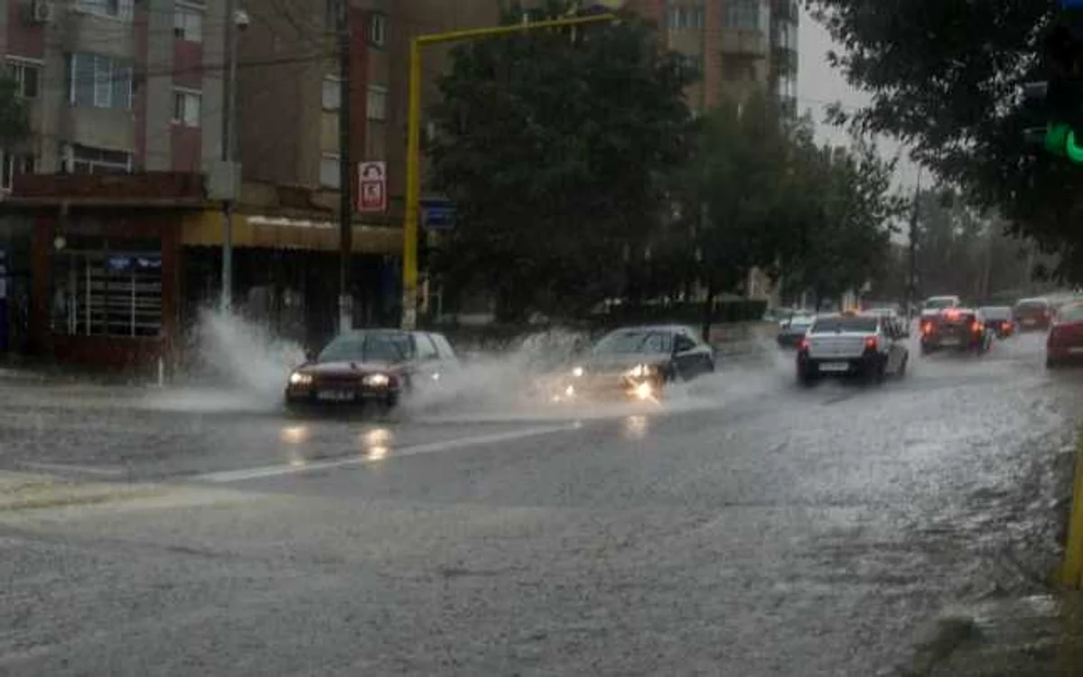 Şoferii, sfătuiţi să circule prudeunt atunci când plouă Foto:Arhivă Adevărul