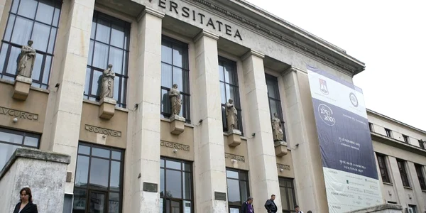Candidaţii la Universitatea Bucureşti se pot înscrie la admitere cu program prelungit