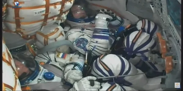 Un astronaut american şi doi cosmonauţi ruşi au ajuns la bordul Staţiei Spaţiale Internaţionale jpg