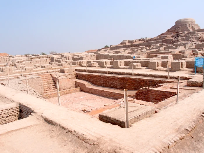 „Marea Baie” de la Mohenjo Daro FOTO wikipedia