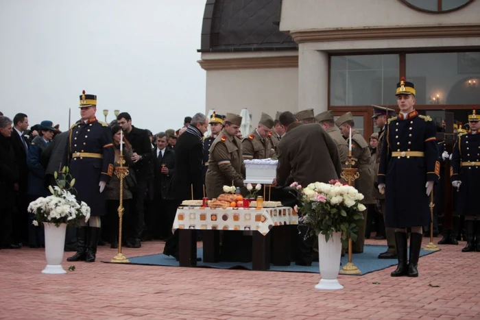 Aurelia Ioan a fost înmormântată joi cu onoruri militare