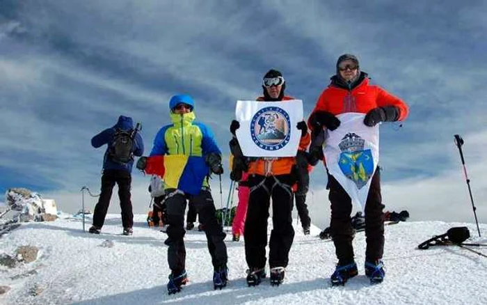 În luna ianuarie 1984 clubul a primit numele (din partea C.J. al U.T.C.) de “Chindia”, nume considerat ca fiind mai reprezentativ pentru judeţul nostru.