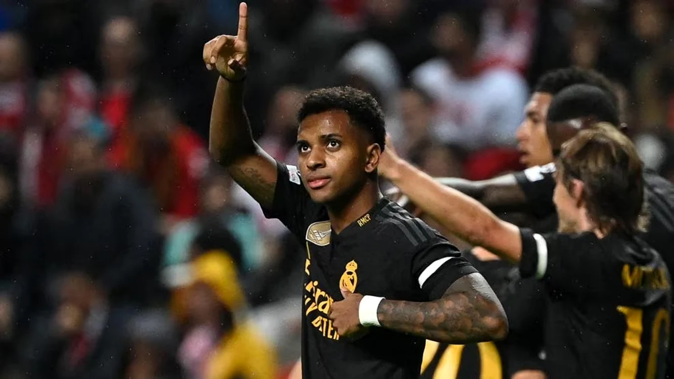 Rodrygo sărbătorește după ce a marcat primul gol în victoria lui Real Madrid. Foto: Getty Images
