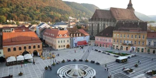 Expoziţia va avea loc la Casa Hirscher din Piaţa Sfatului Foto. arhivă