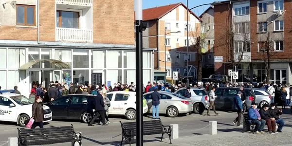 aglomeratie in centrul hunedoarei Foto nicolae pacurar