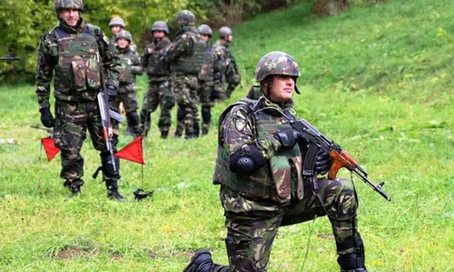 Militari din cadrul Batalionului 30 Vânători de Munte „Dragoslavele” din Câmpulung se pregătesc pentru o nouă misiune în teatrul de operaţii Afganistan.