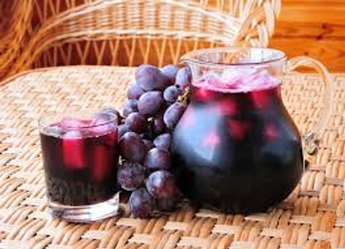 
    Sucul de struguri negri  combate îmbătrânirea prematură a creieruluiSursa foto: garbo.ro  