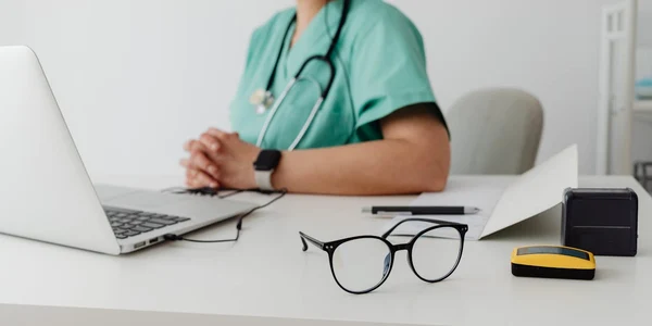 Cum sa alegi echipamentele medicale potrivite pentru nevoile cabinetului de medicina scolara jpg