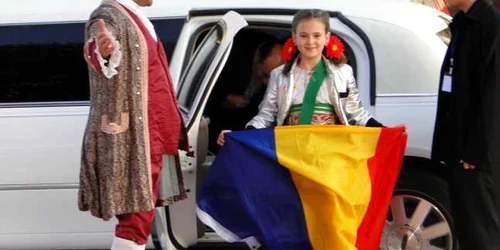 Denisa a purtat cu mândrie tricolorul românesc