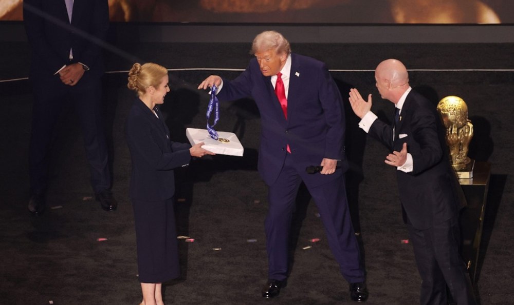 Donald Trump, onorat la ceremonia tragerii la sorți pentru Cupa Mondială. A obținut Premiul FIFA pentru Pace