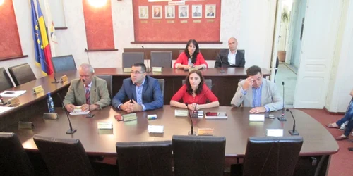Consilierii PDL şi PNL au tras chiulul de la şedinţă CL Râmnicu Vâlcea